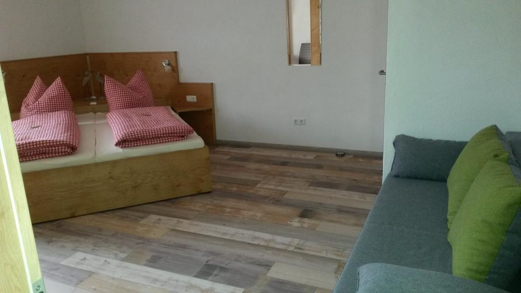 Gaestehaus Engelhard Pension Karbach  Екстериор снимка