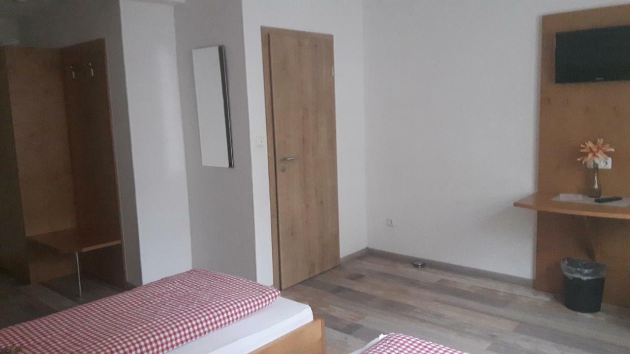 Gaestehaus Engelhard Pension Karbach  Екстериор снимка